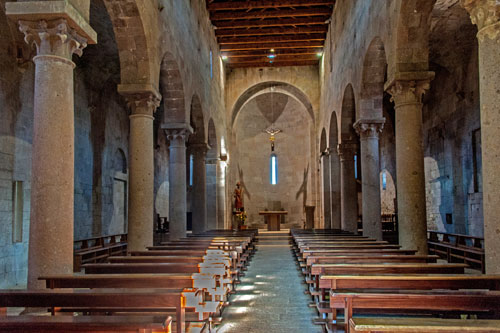 Sant' Antioco di Bisarcio, Interior