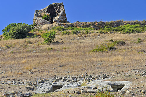 Nuraghe Ruju und Nekropole Filigosa