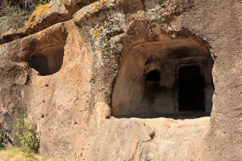 Sant' Andria Priu, domus de janas