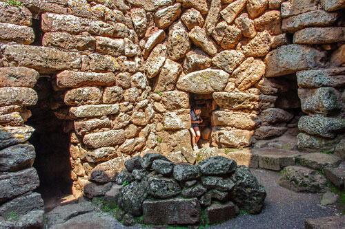 Nuraghe Arrubiu, Innenhof