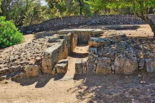 Giants' tomb Moru