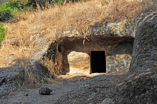 Necropolis of Ispiluncas